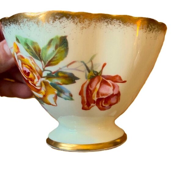 50s English Bone China Cabbage Roses Teacup and Saucer set< Bridgerton style! - Picture 15 of 16